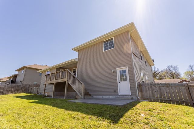 1929 W Springdale Street, Springfield, MO 65803