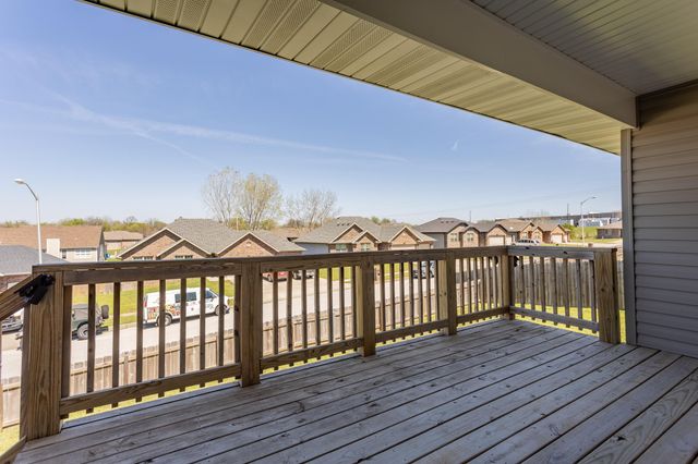 1929 W Springdale Street, Springfield, MO 65803