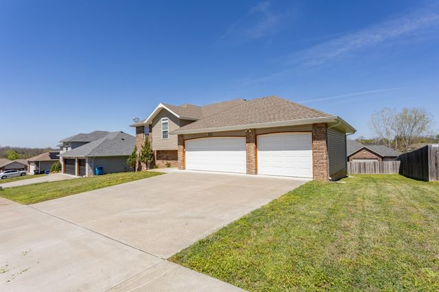 1929 W Springdale Street, Springfield, MO 65803