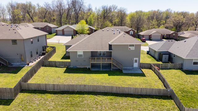 1929 W Springdale Street, Springfield, MO 65803