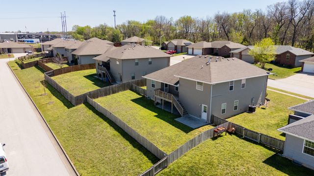 1929 W Springdale Street, Springfield, MO 65803