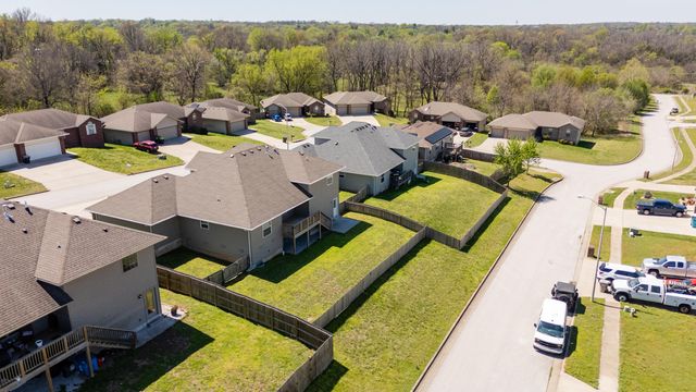1929 W Springdale Street, Springfield, MO 65803