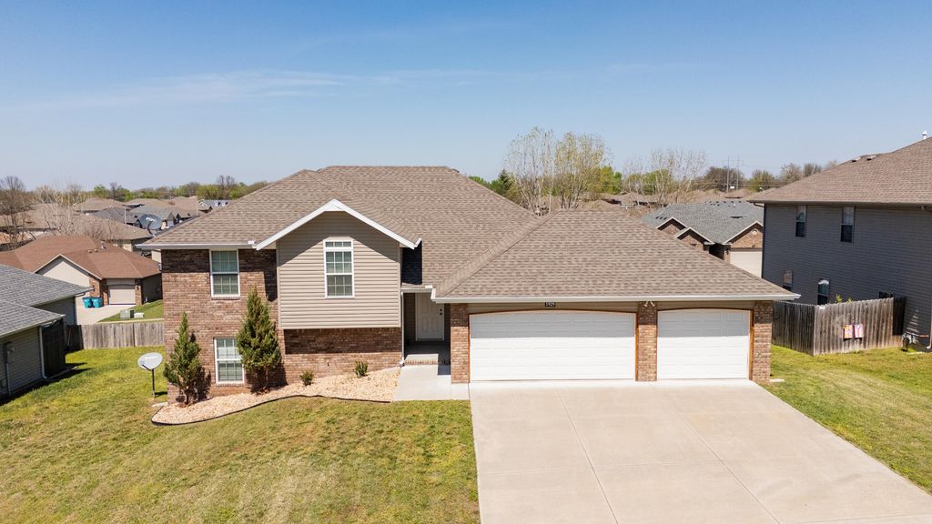1929 W Springdale Street, Springfield, MO 65803
