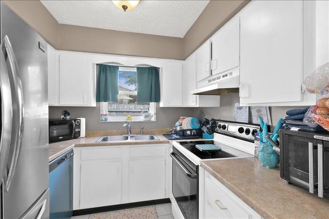 956 SE Browning Avenue, Port St. Lucie, FL 34983