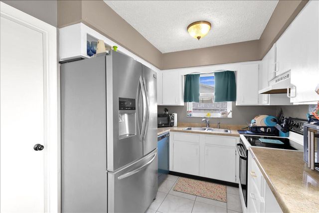 956 SE Browning Avenue, Port St. Lucie, FL 34983