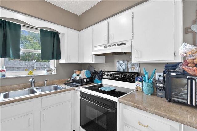 956 SE Browning Avenue, Port St. Lucie, FL 34983