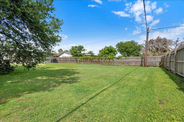 956 SE Browning Avenue, Port St. Lucie, FL 34983