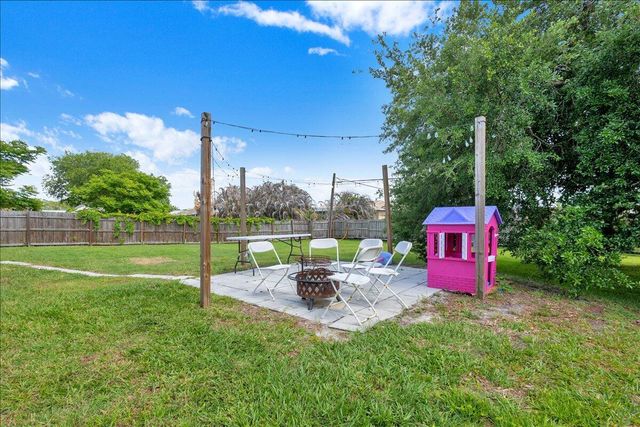 956 SE Browning Avenue, Port St. Lucie, FL 34983