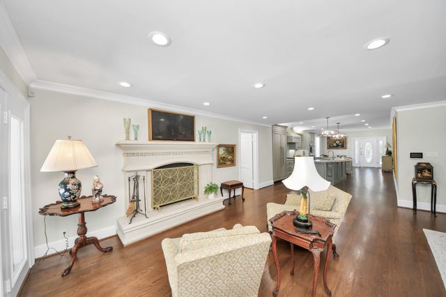 1114 W Cottage Street, Houston, TX 77009