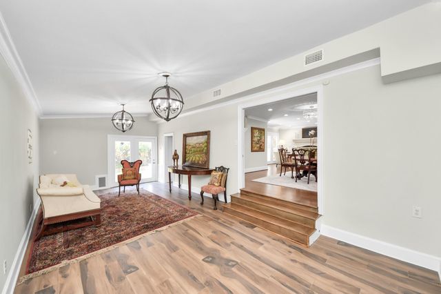 1114 W Cottage Street, Houston, TX 77009