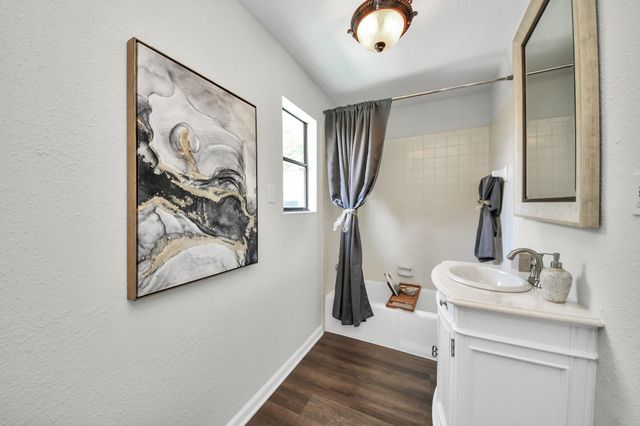 1114 W Cottage Street, Houston, TX 77009