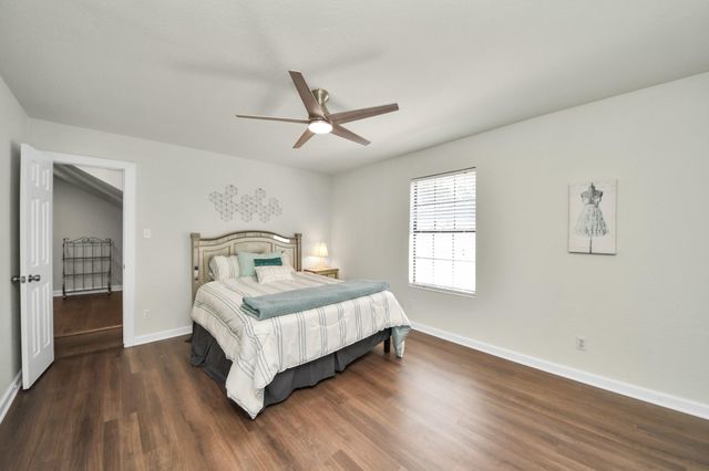 1114 W Cottage Street, Houston, TX 77009