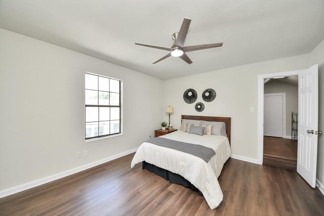 1114 W Cottage Street, Houston, TX 77009
