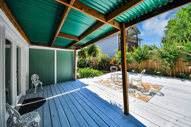 1114 W Cottage Street, Houston, TX 77009