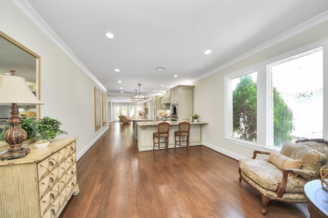 1114 W Cottage Street, Houston, TX 77009