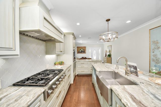 1114 W Cottage Street, Houston, TX 77009