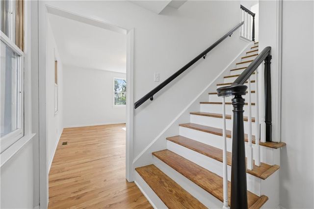 2415 Charleston Oaks Lane, Decatur, GA 30030