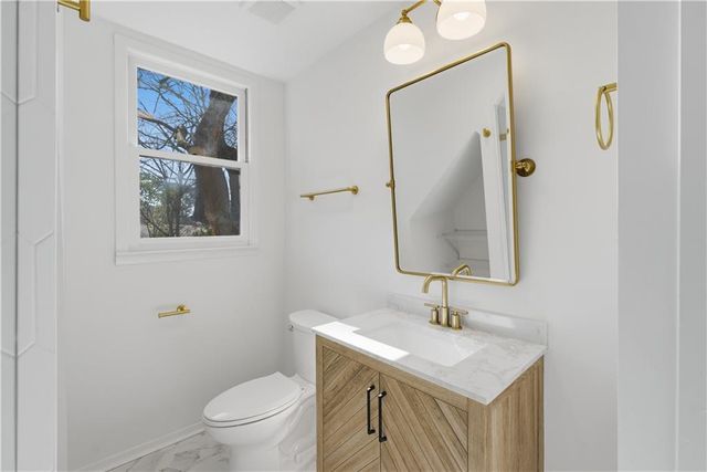 2415 Charleston Oaks Lane, Decatur, GA 30030