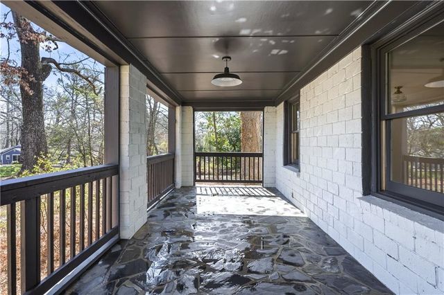 2415 Charleston Oaks Lane, Decatur, GA 30030