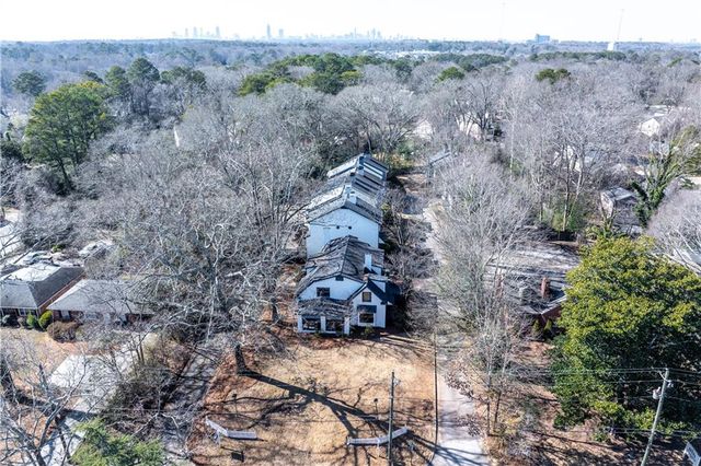 2415 Charleston Oaks Lane, Decatur, GA 30030