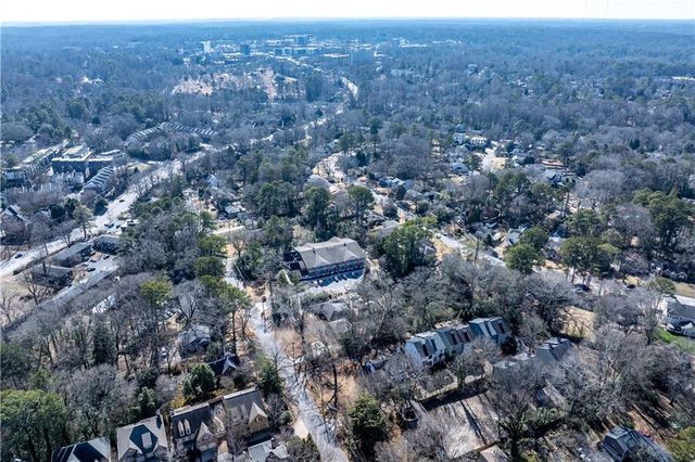 2415 Charleston Oaks Lane, Decatur, GA 30030