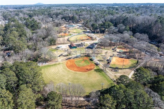 2415 Charleston Oaks Lane, Decatur, GA 30030