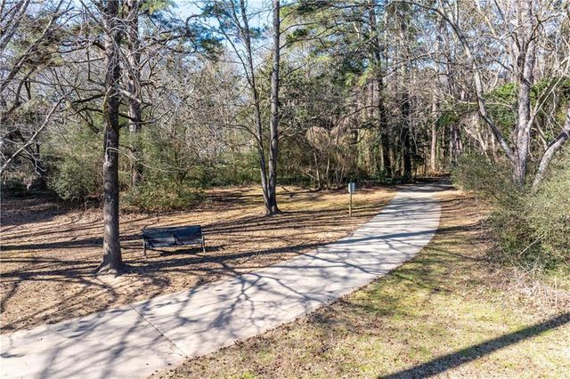 2415 Charleston Oaks Lane, Decatur, GA 30030