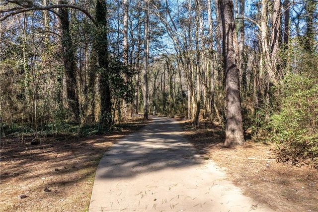 2415 Charleston Oaks Lane, Decatur, GA 30030