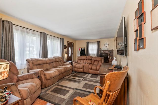 104 Allison Dr, Brighton Twp, PA 15009