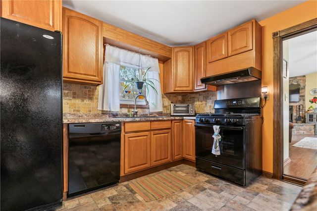 104 Allison Dr, Brighton Twp, PA 15009