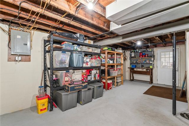 104 Allison Dr, Brighton Twp, PA 15009