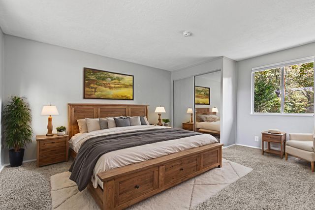 946 NE 12th Street, Grants Pass, OR 97526