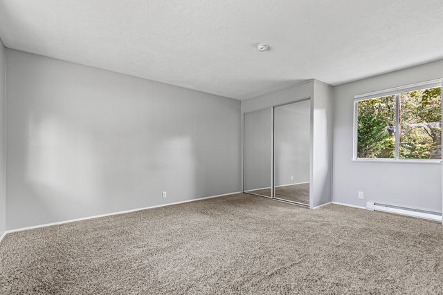 946 NE 12th Street, Grants Pass, OR 97526