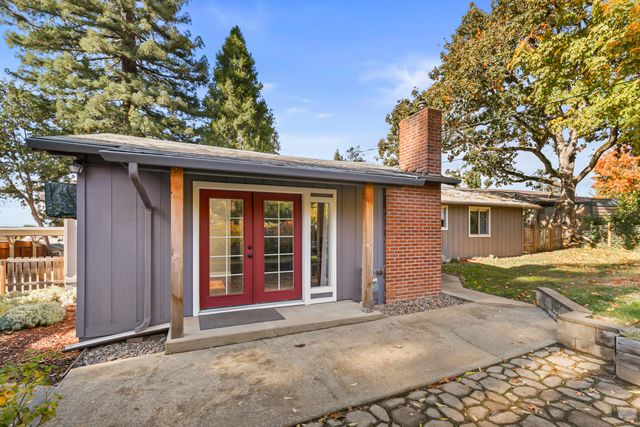 946 NE 12th Street, Grants Pass, OR 97526