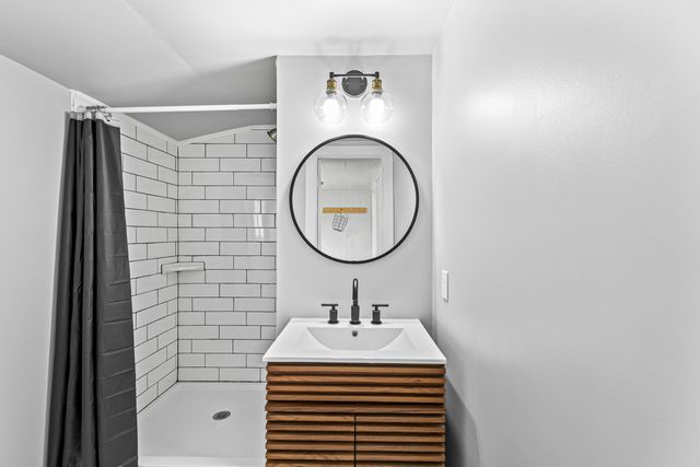 946 NE 12th Street, Grants Pass, OR 97526