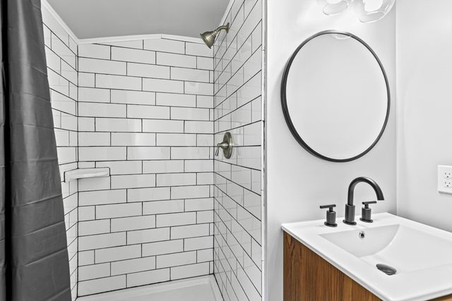 946 NE 12th Street, Grants Pass, OR 97526