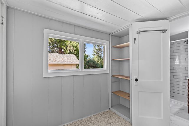 946 NE 12th Street, Grants Pass, OR 97526