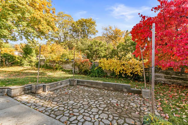 946 NE 12th Street, Grants Pass, OR 97526