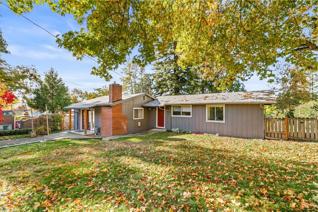 946 NE 12th Street, Grants Pass, OR 97526