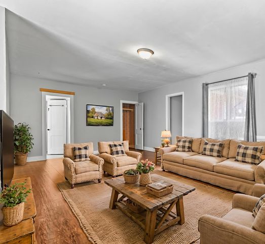 946 NE 12th Street, Grants Pass, OR 97526