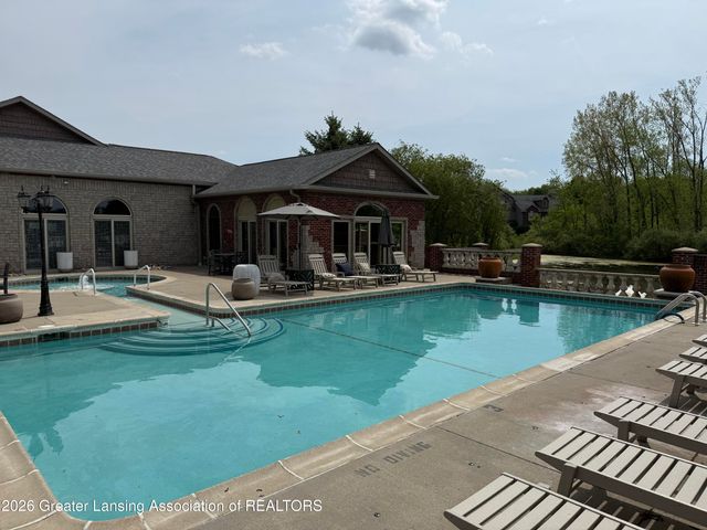 4024 Sierra Heights 60, Holt, MI 48842