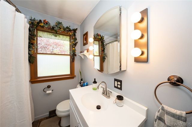 335 Capitol, Holland, NY 14080