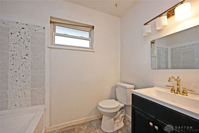 136 Bronwood Street, New Lebanon, OH 45345