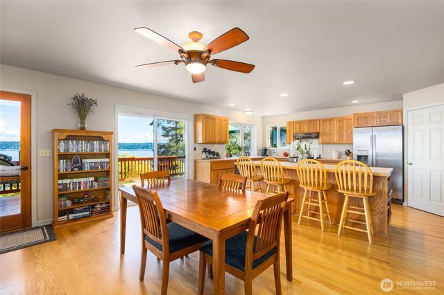 2205 Cranes Landing Drive, Greenbank, WA 98253