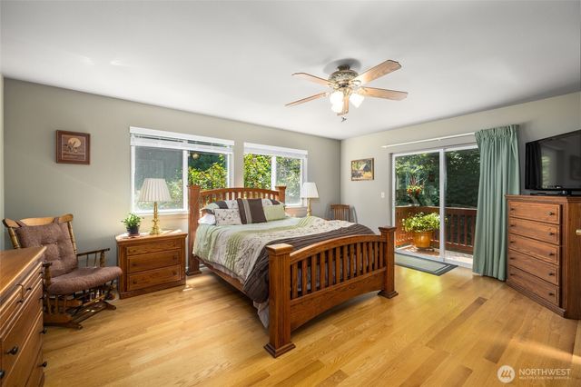2205 Cranes Landing Drive, Greenbank, WA 98253