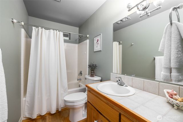 2205 Cranes Landing Drive, Greenbank, WA 98253