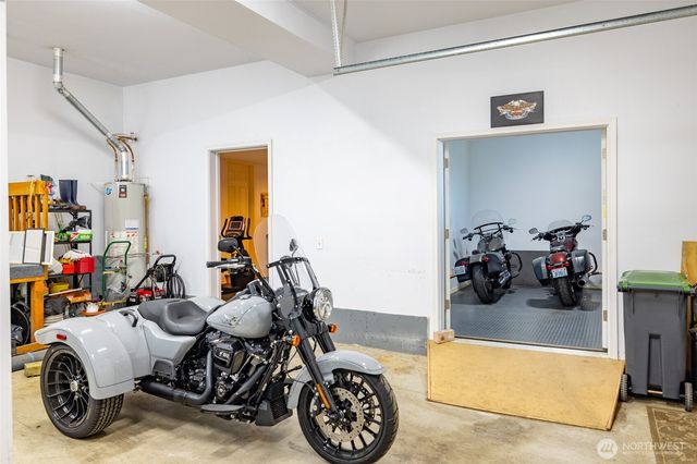 2205 Cranes Landing Drive, Greenbank, WA 98253