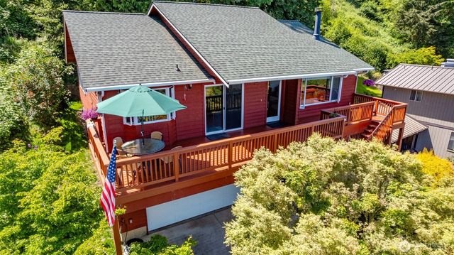2205 Cranes Landing Drive, Greenbank, WA 98253