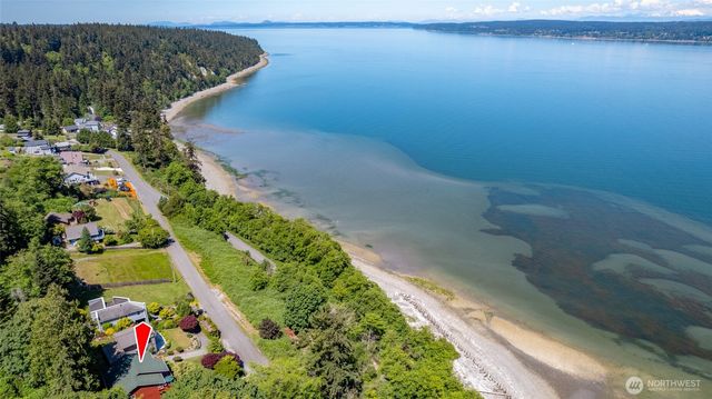 2205 Cranes Landing Drive, Greenbank, WA 98253