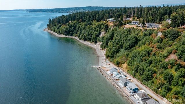 2205 Cranes Landing Drive, Greenbank, WA 98253